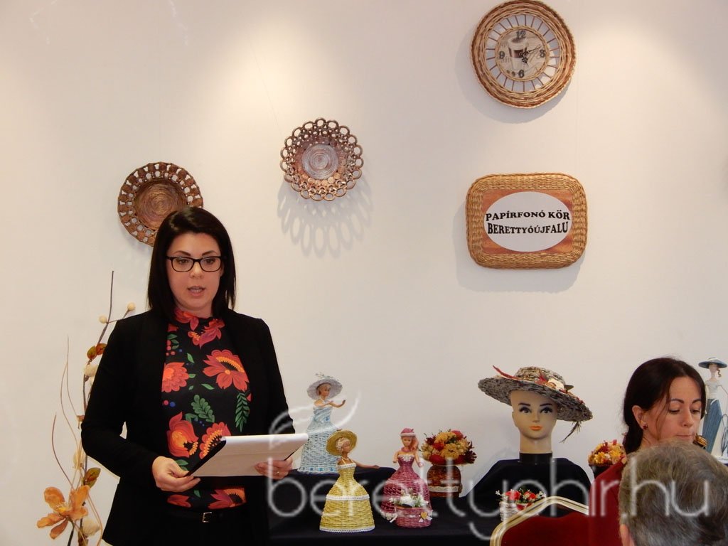 A berettyóújfalui papírfonó kör kiállítása 24